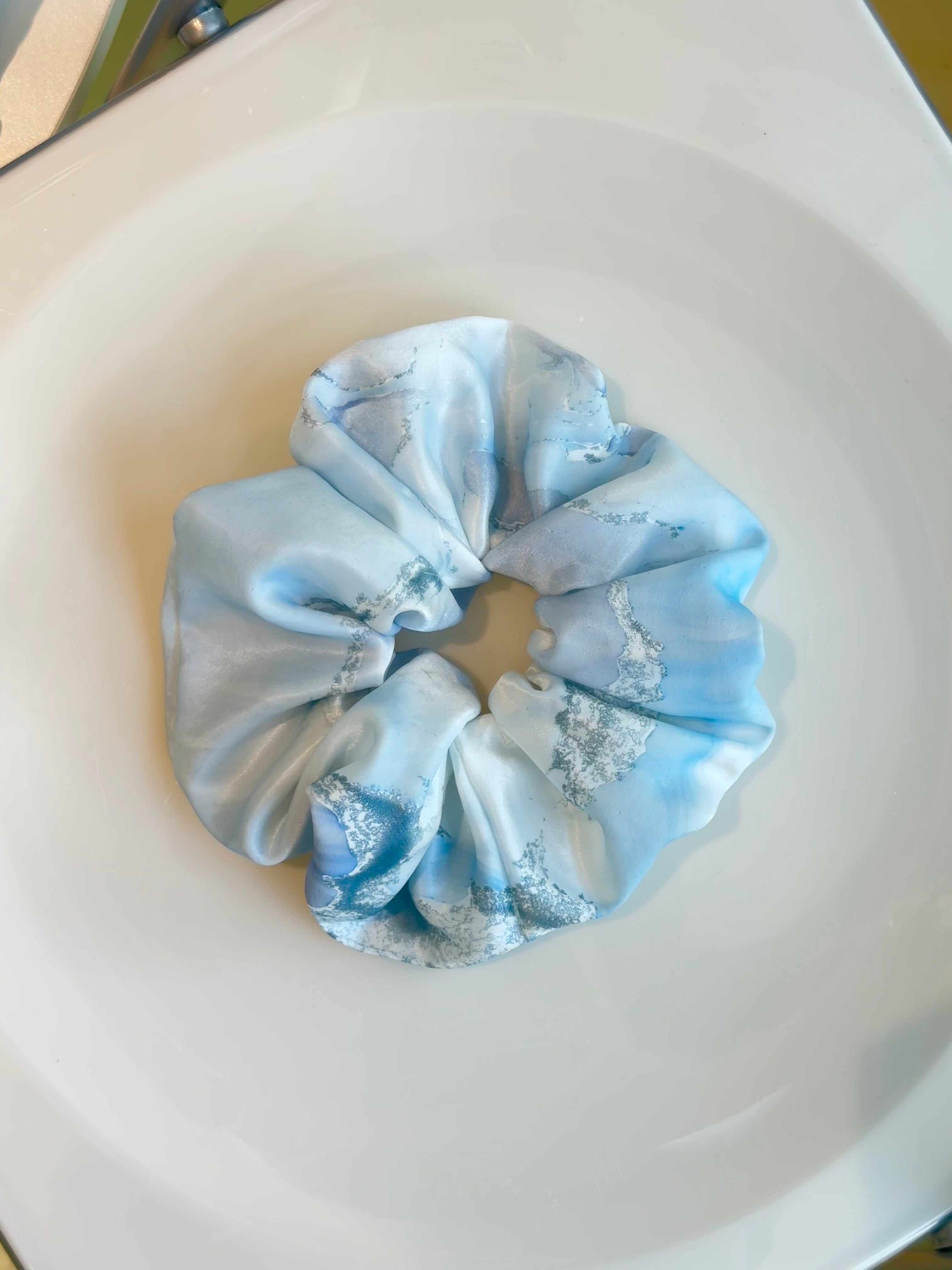 Yunshu Floating Lacquer Oversized Scrunchie