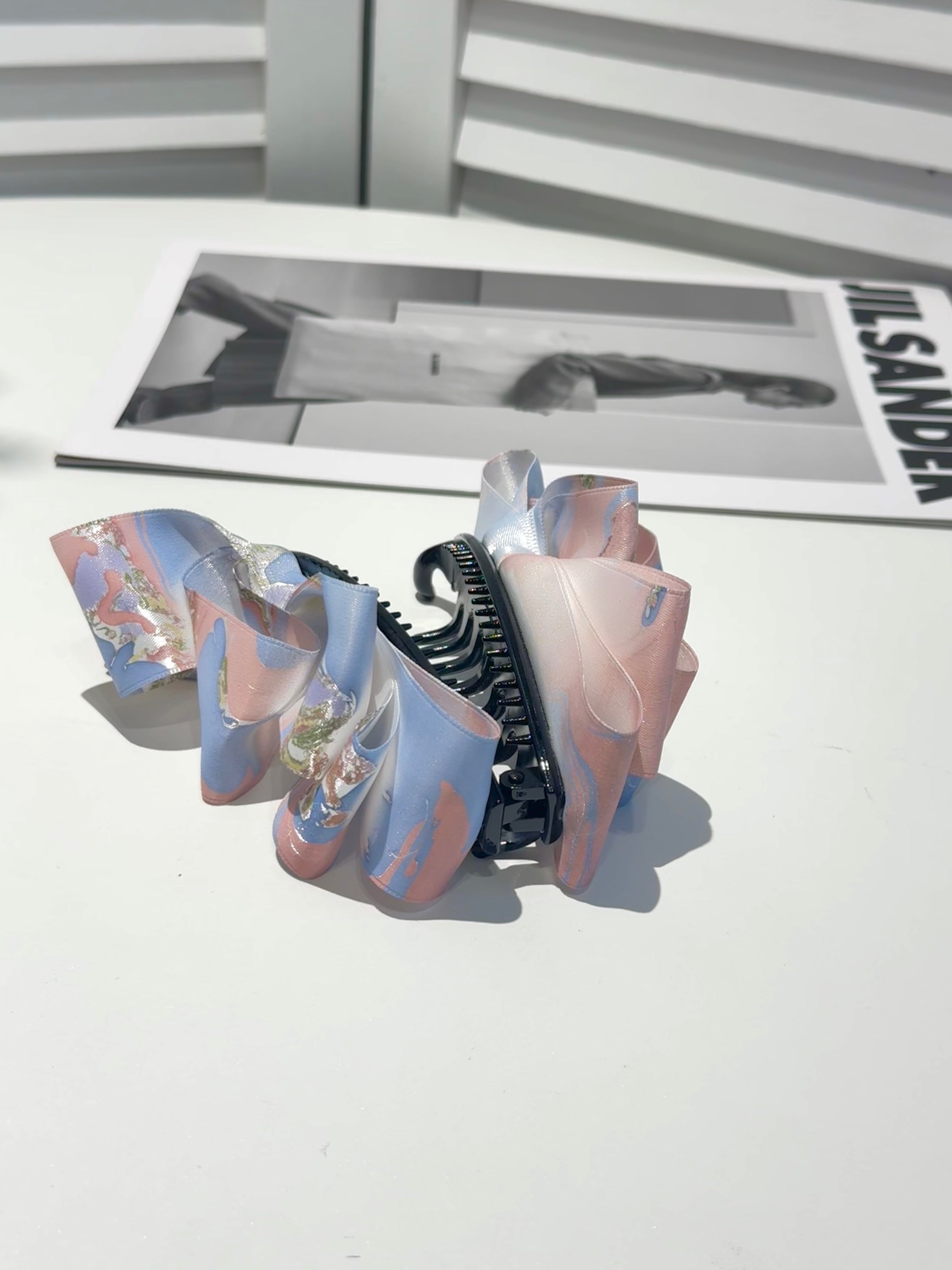 Wuying Floating Lacquer Banana Clip
