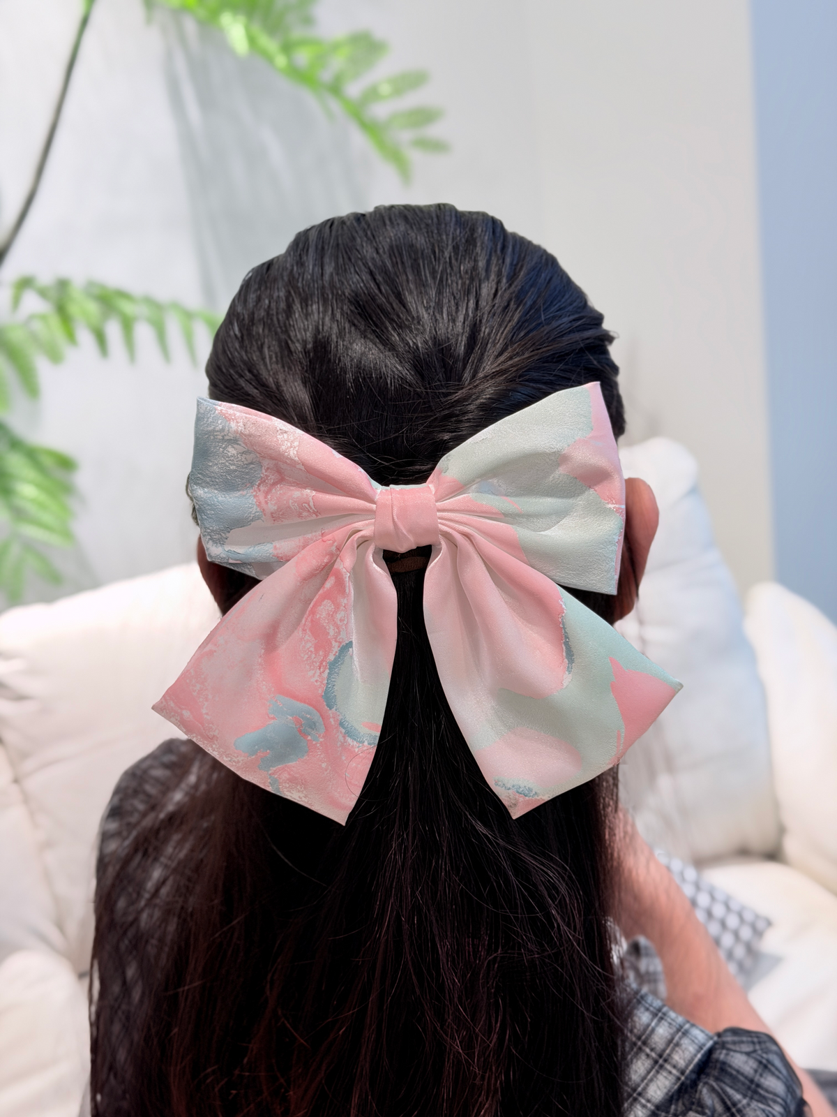 Floating Lacquer Silk Hair Bow