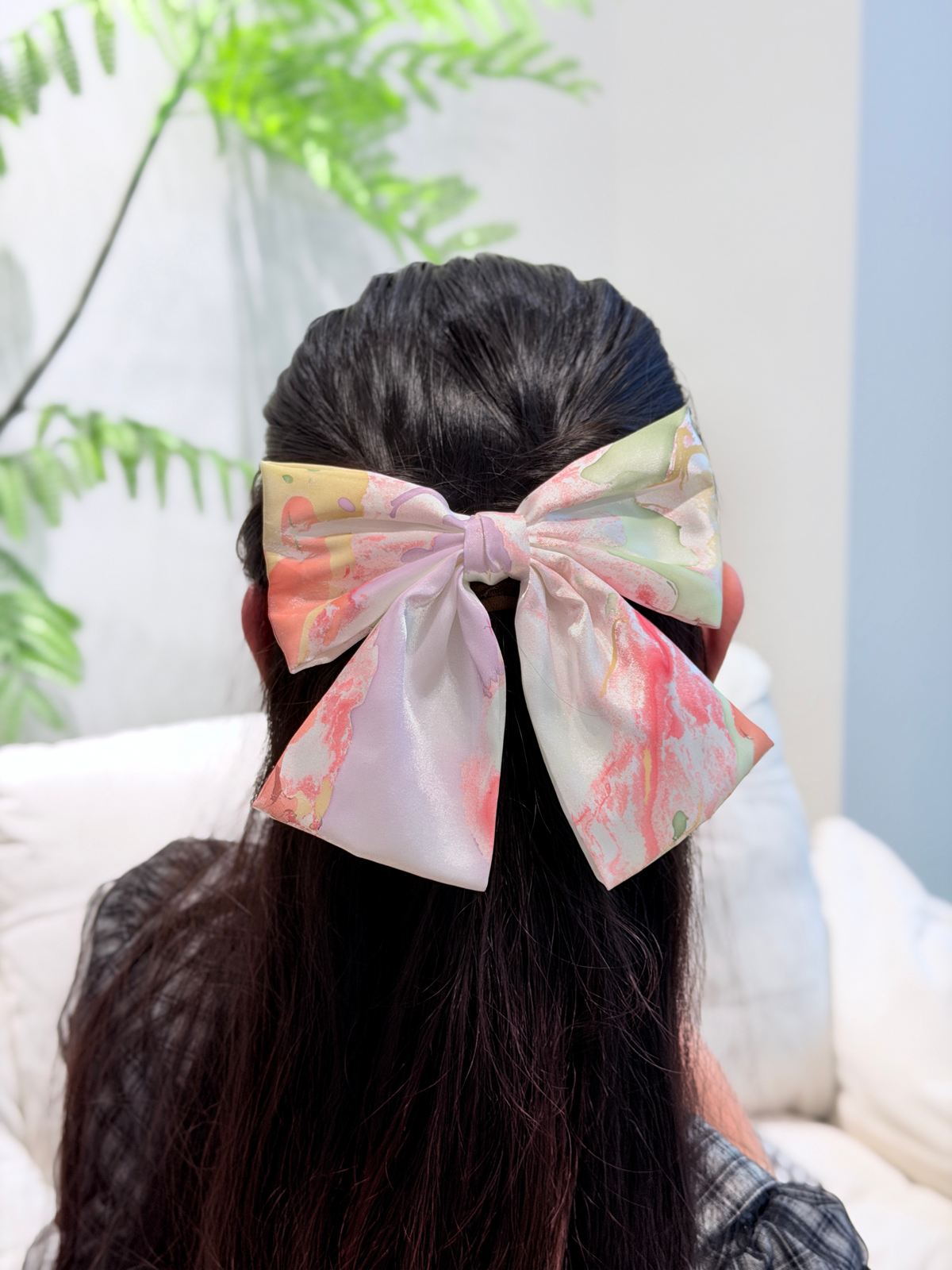 Floating Lacquer Silk Hair Bow