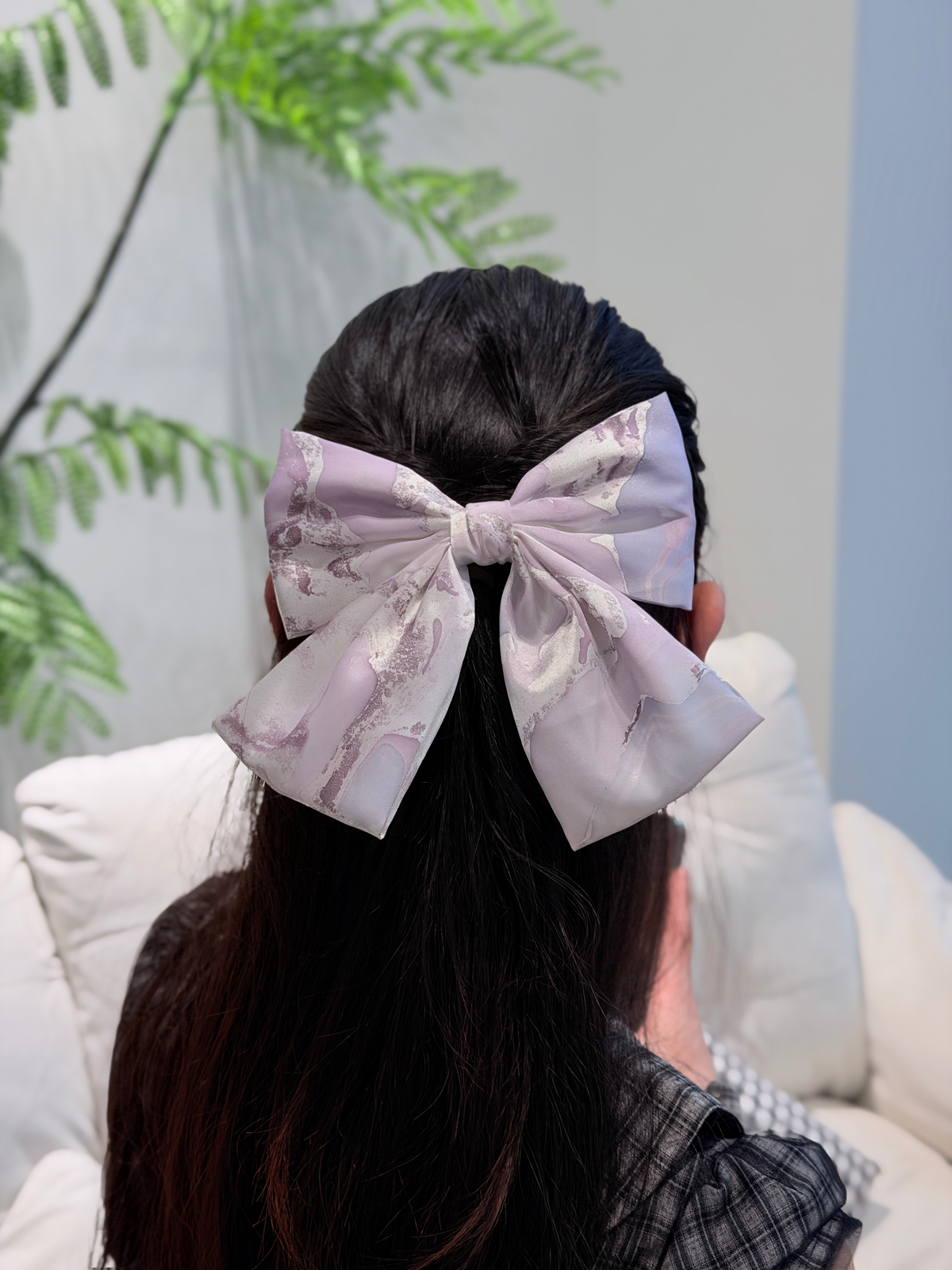 Floating Lacquer Silk Hair Bow